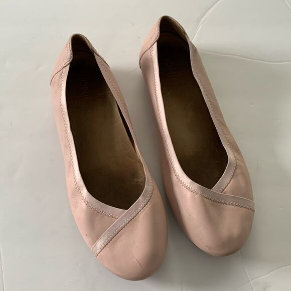 Vionic pink leather slip on flats woman’s size 11 Caroll style - Picture 1 of 9